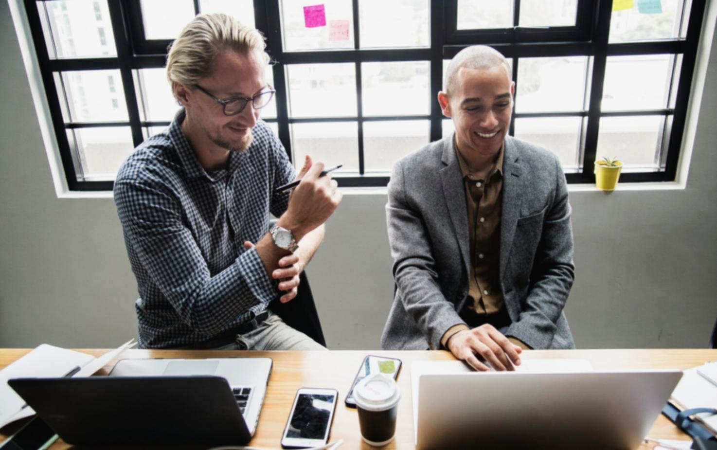 Teilnehmer während einer praktischen Cashflow-Analyse-Session